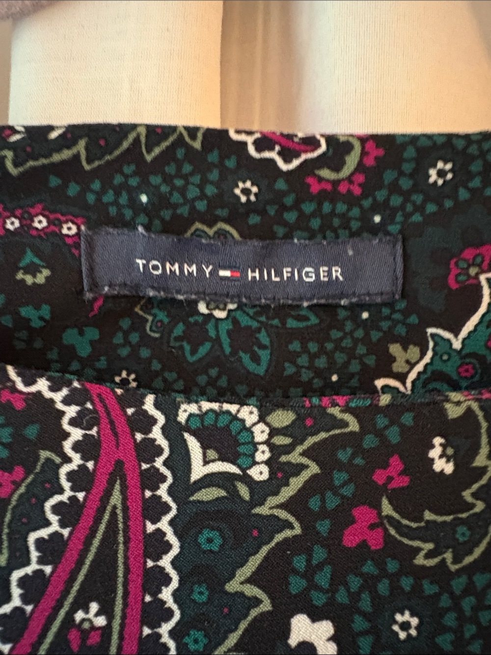 Tommy Hilfiger Green Paisley Midi Dress with Pink Accents - Picture 2 of 3